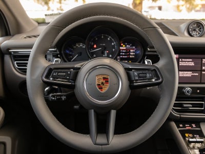 2026 Porsche Macan AWD