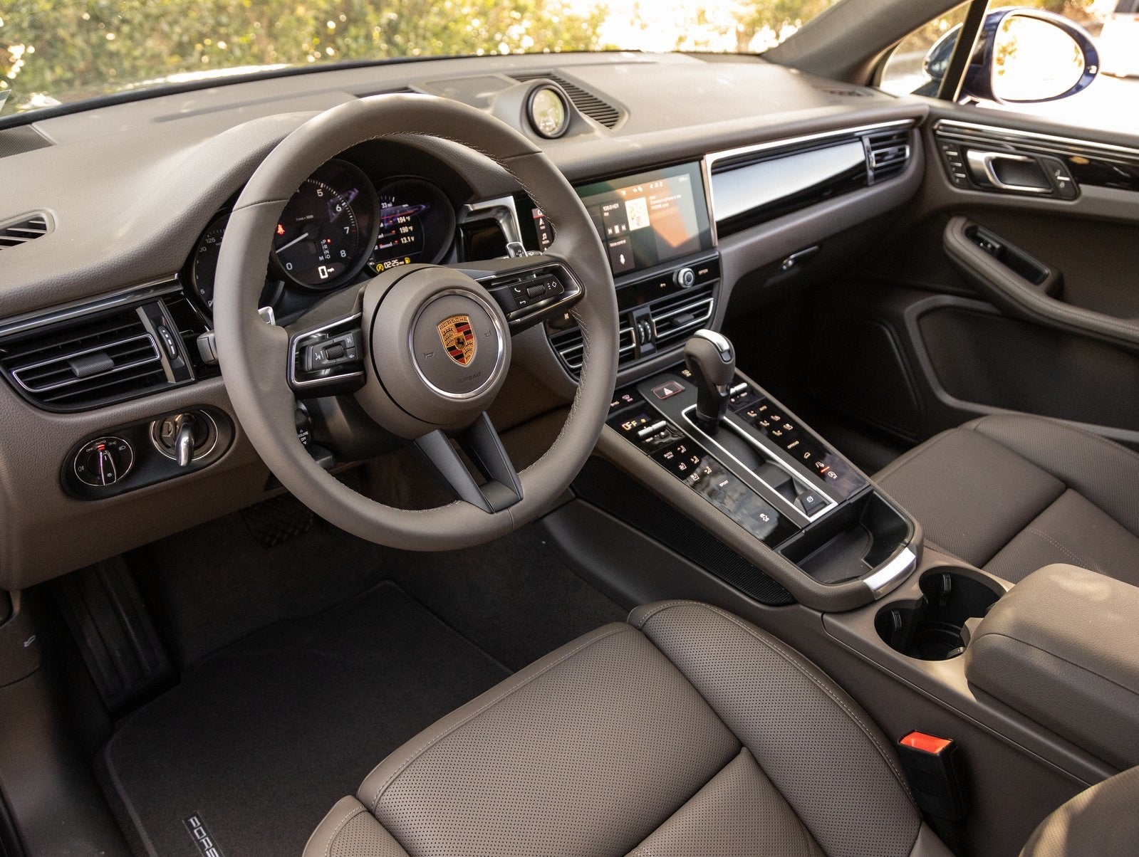 2026 Porsche Macan AWD