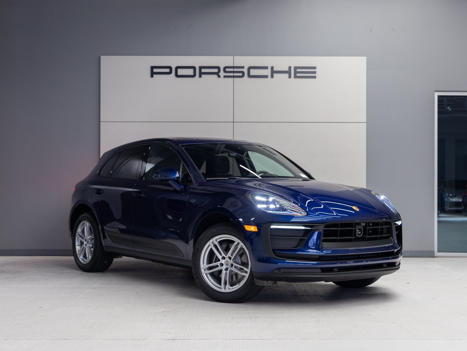 2026 Porsche Macan AWD