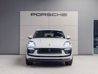 2026 Porsche Macan AWD