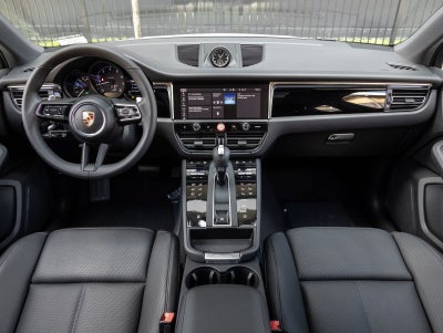 2026 Porsche Macan AWD