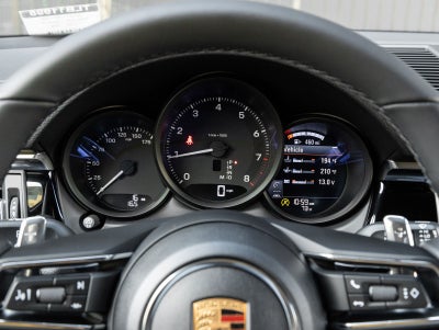 2026 Porsche Macan AWD