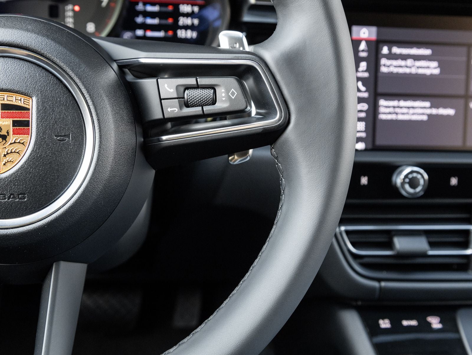 2026 Porsche Macan AWD