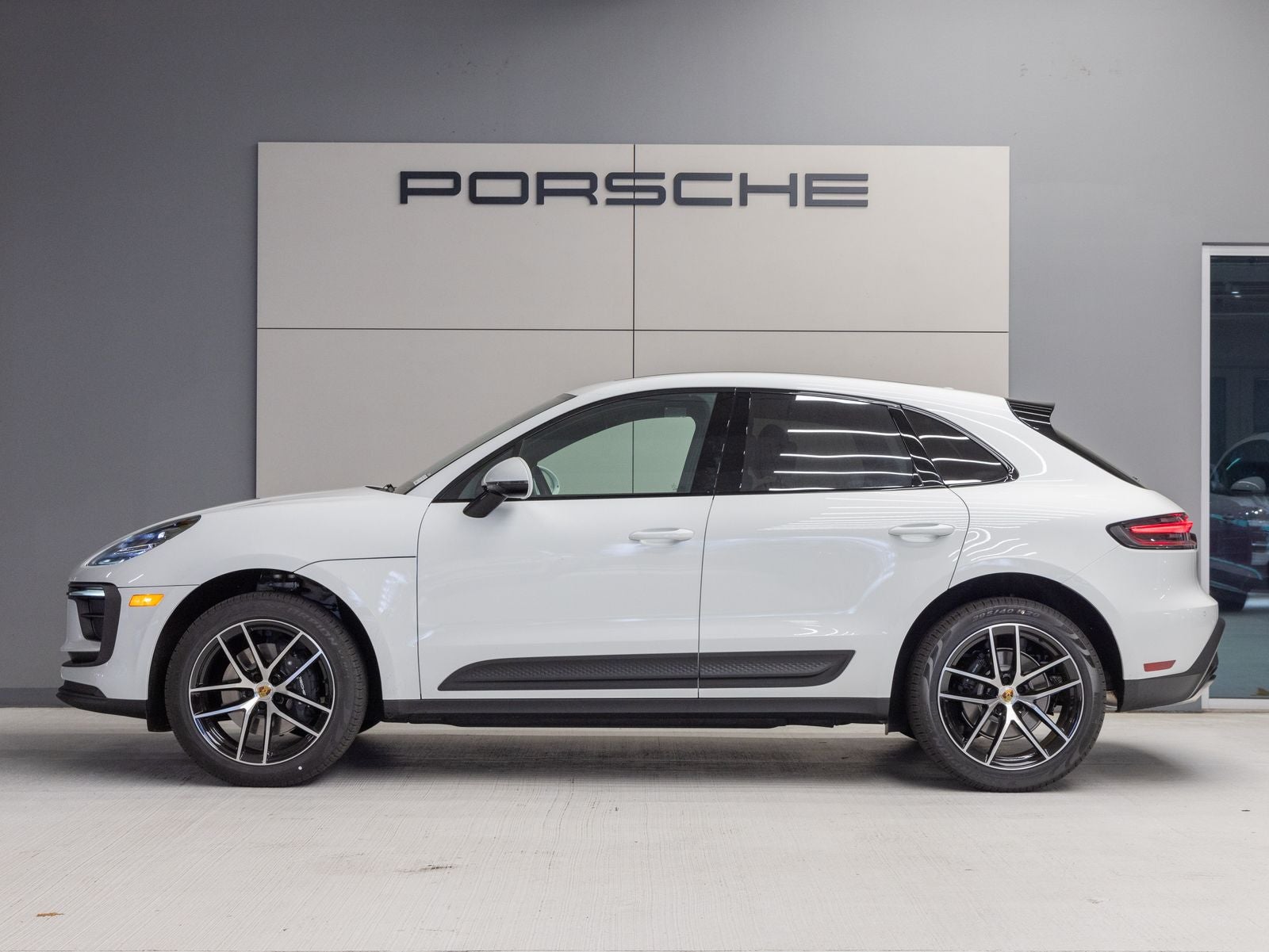 2026 Porsche Macan AWD