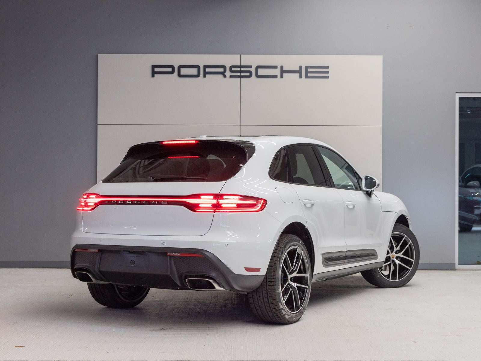 2026 Porsche Macan AWD