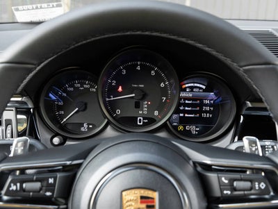 2026 Porsche Macan AWD