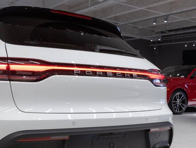 2026 Porsche Macan AWD