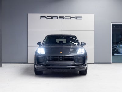 2026 Porsche Macan AWD
