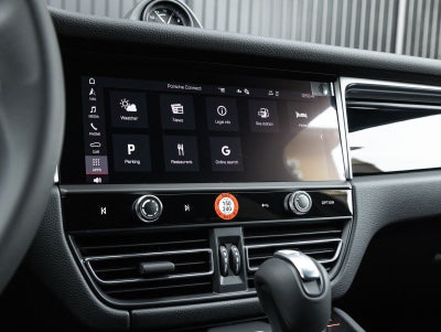 2026 Porsche Macan AWD