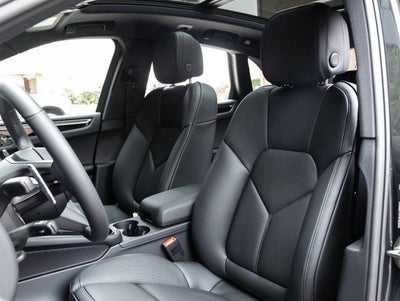 2026 Porsche Macan AWD