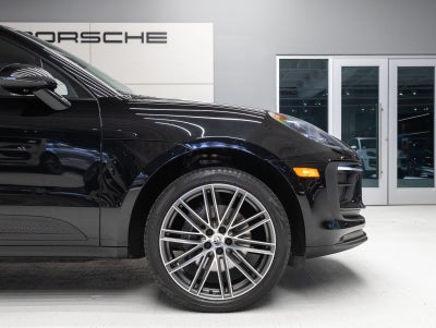 2023 Porsche Macan Macan (MY23)