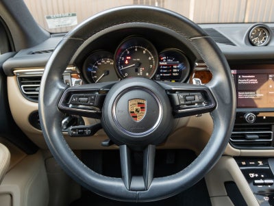 2023 Porsche Macan Macan (MY23)