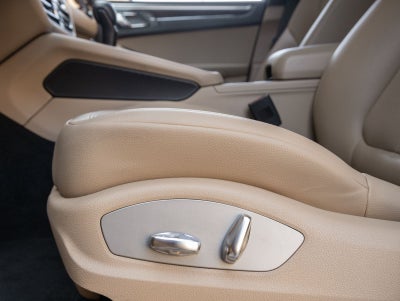 2023 Porsche Macan Macan (MY23)