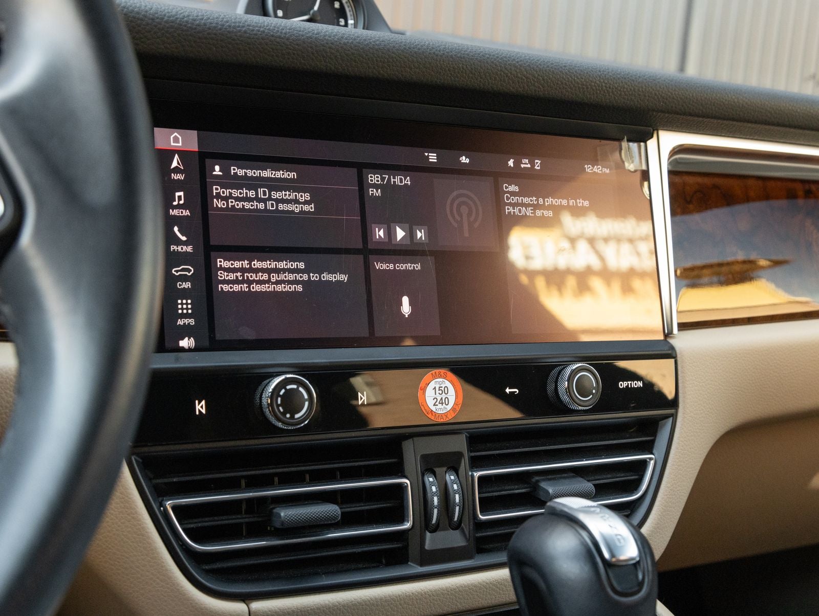 2023 Porsche Macan Macan (MY23)