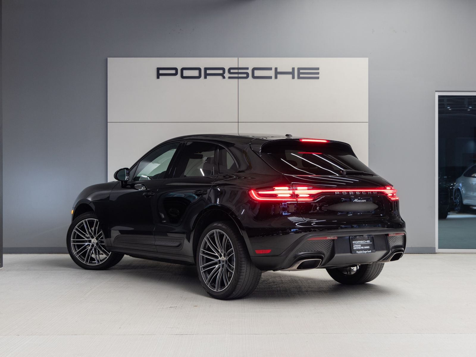 2023 Porsche Macan Macan (MY23)