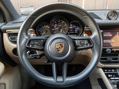 2023 Porsche Macan Macan (MY23)