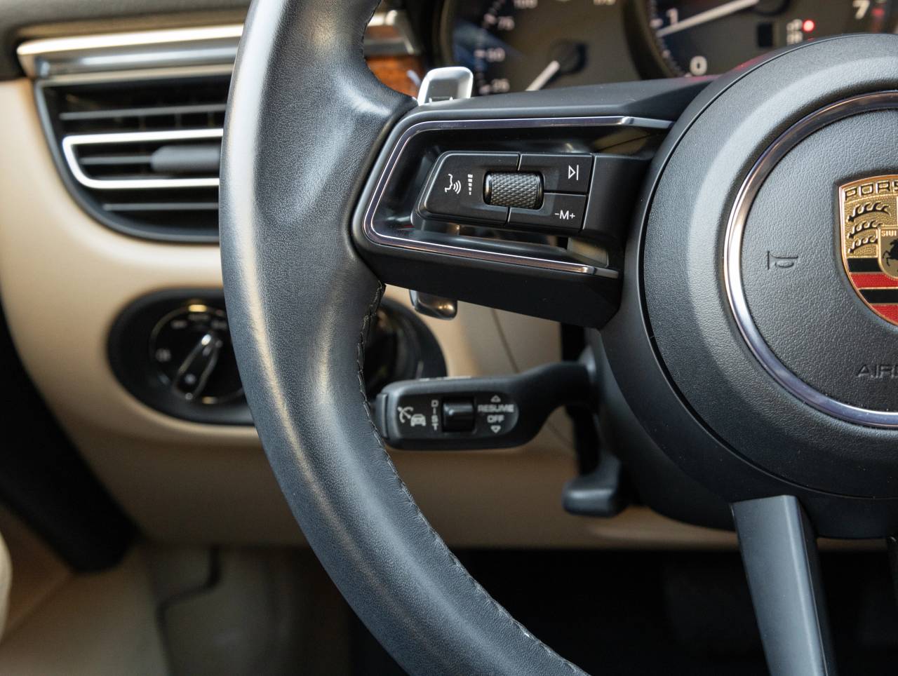 2023 Porsche Macan Macan (MY23)