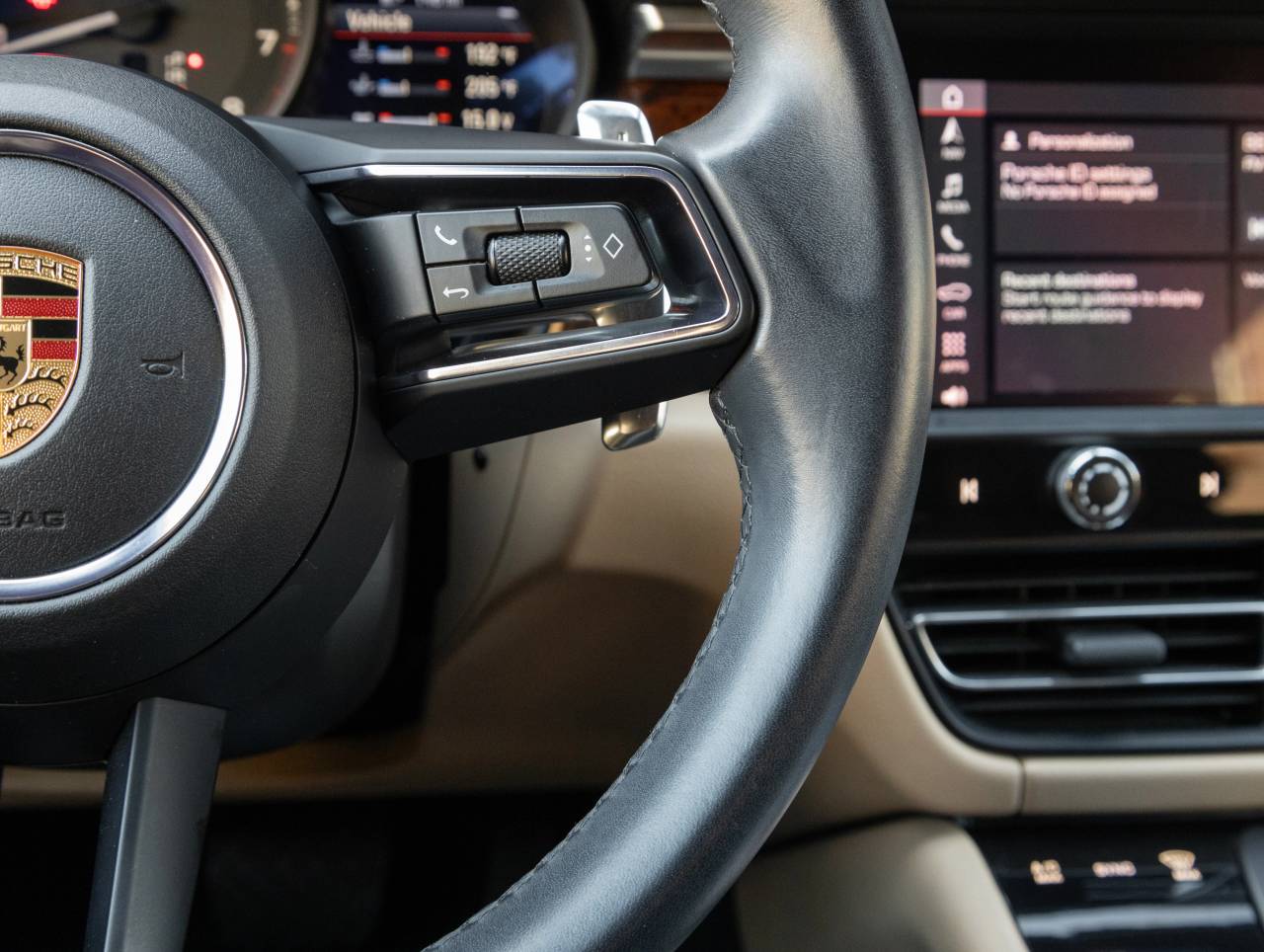 2023 Porsche Macan Macan (MY23)