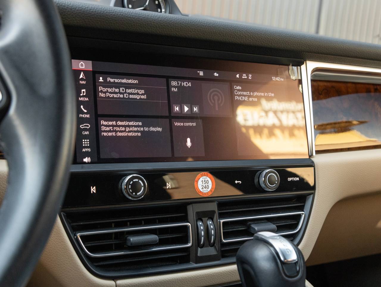 2023 Porsche Macan Macan (MY23)