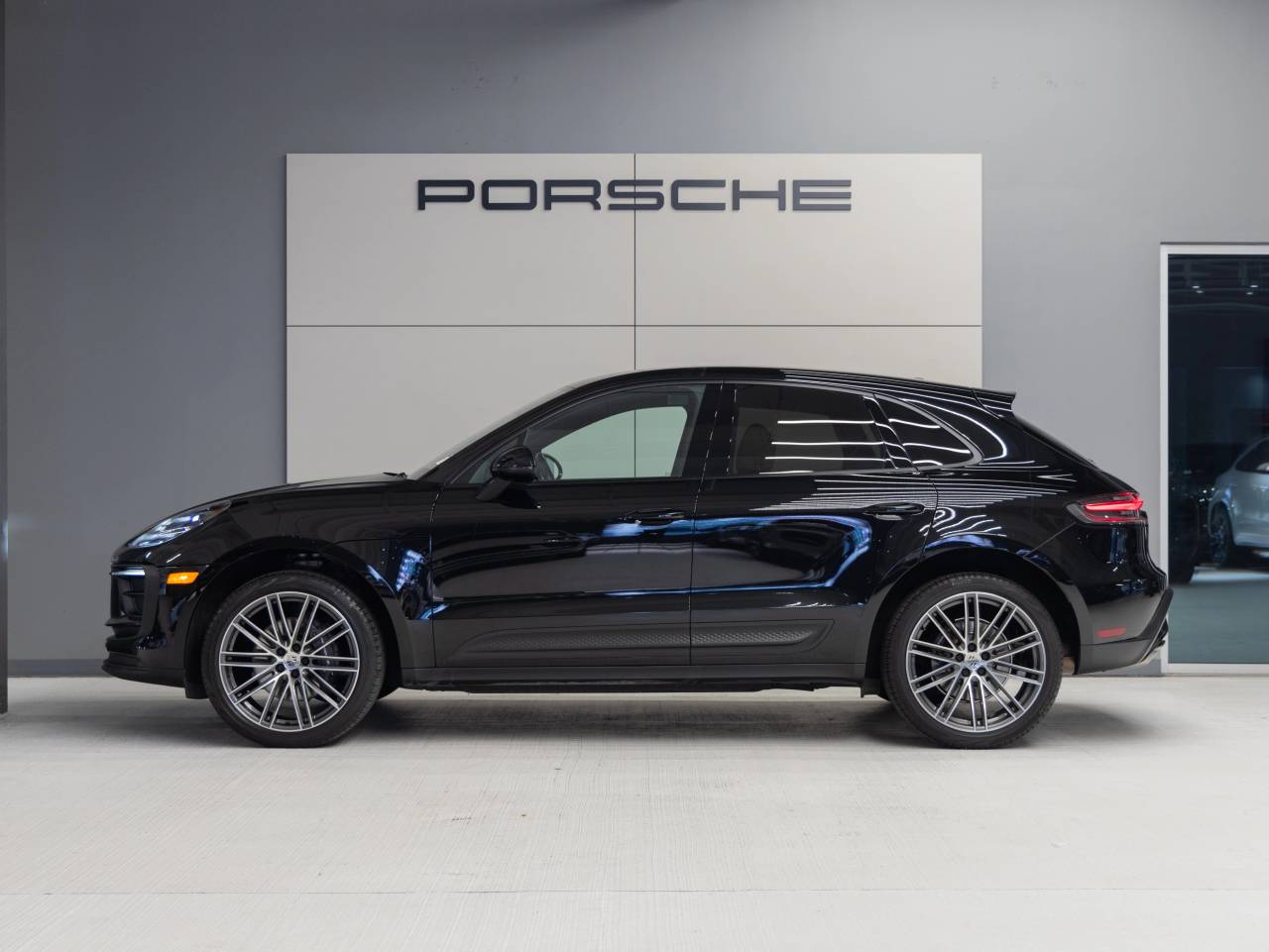 2023 Porsche Macan Macan (MY23)