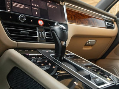 2023 Porsche Macan Macan (MY23)