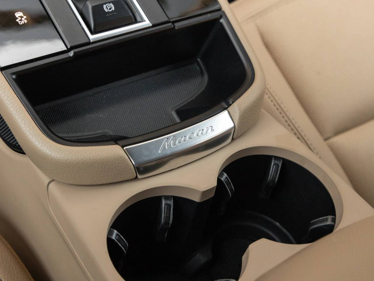 2023 Porsche Macan Macan (MY23)