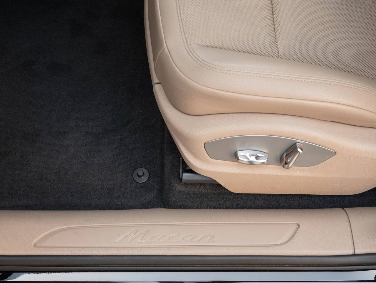 2023 Porsche Macan Macan (MY23)