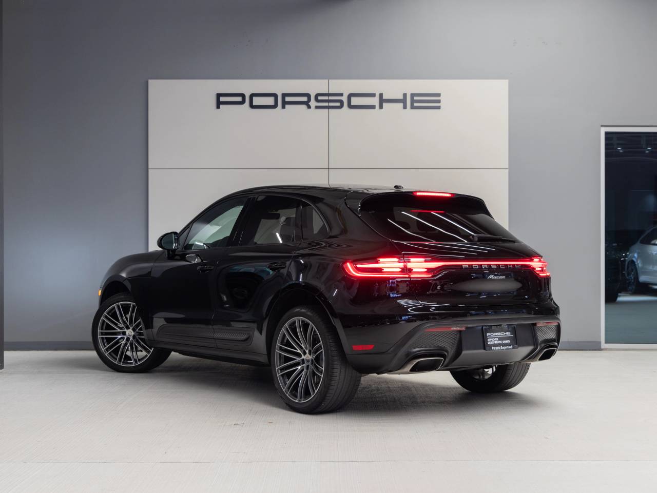 2023 Porsche Macan Macan (MY23)