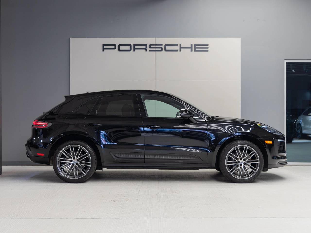 2023 Porsche Macan Macan (MY23)