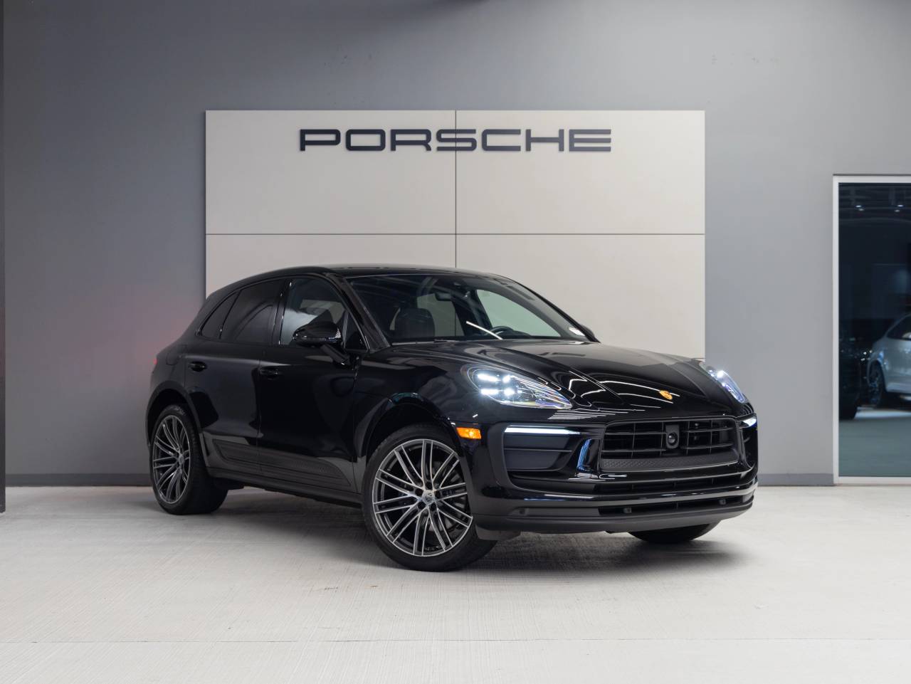 2023 Porsche Macan Macan (MY23)
