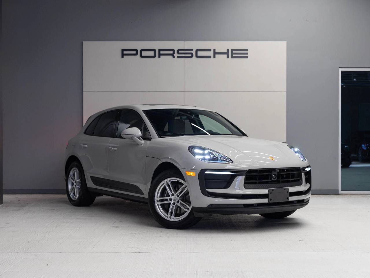 2025 Porsche Macan Macan