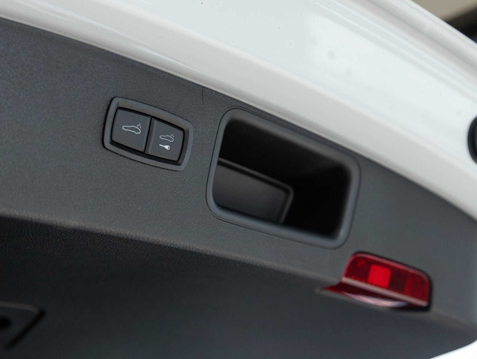 2025 Porsche Macan Macan T