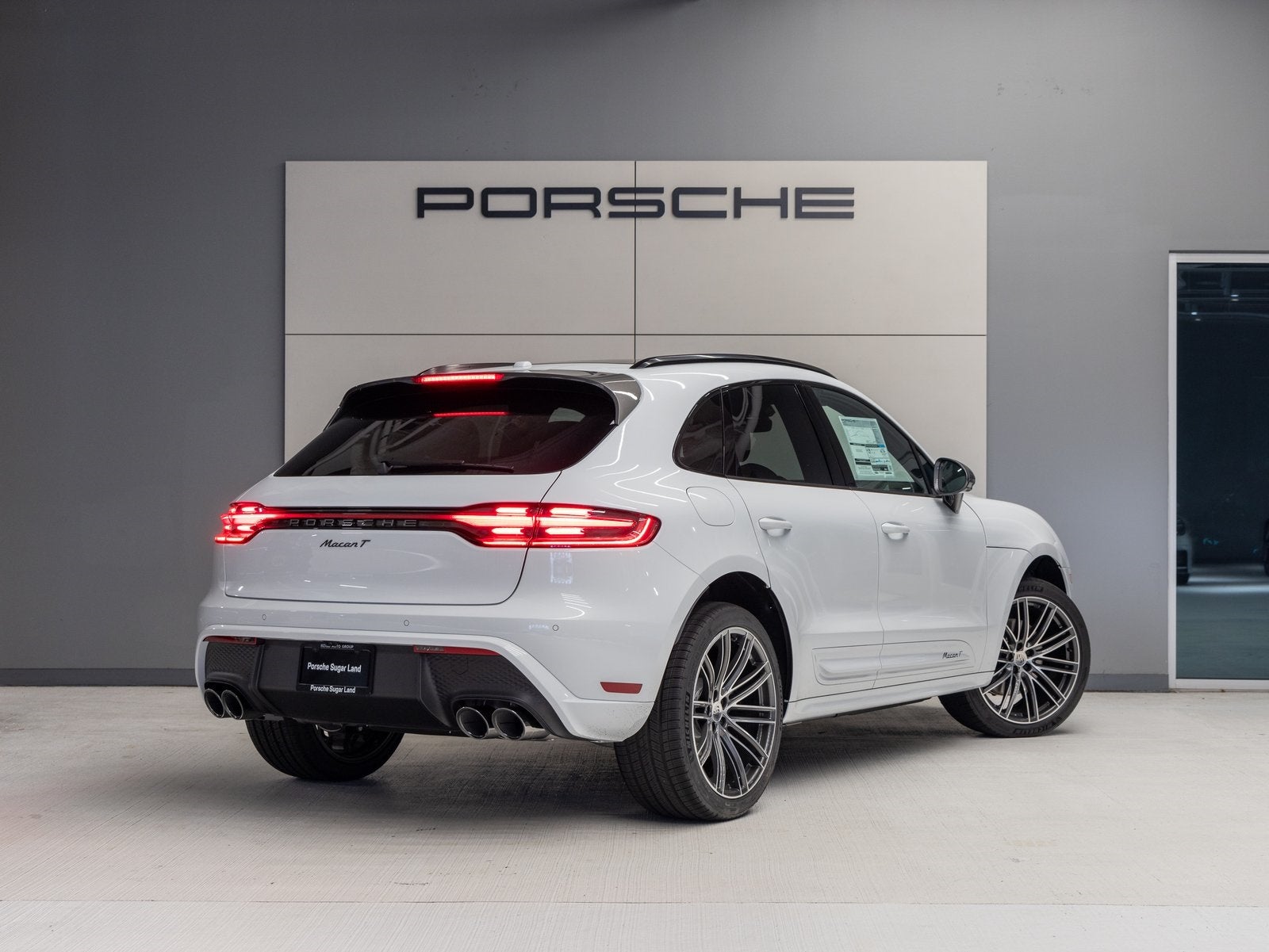 2025 Porsche Macan Macan T