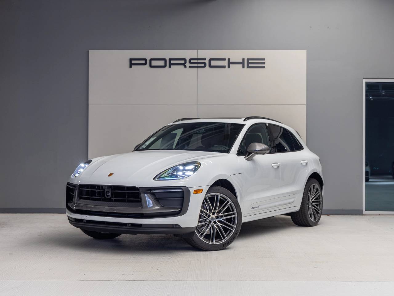 2025 Porsche Macan Macan T