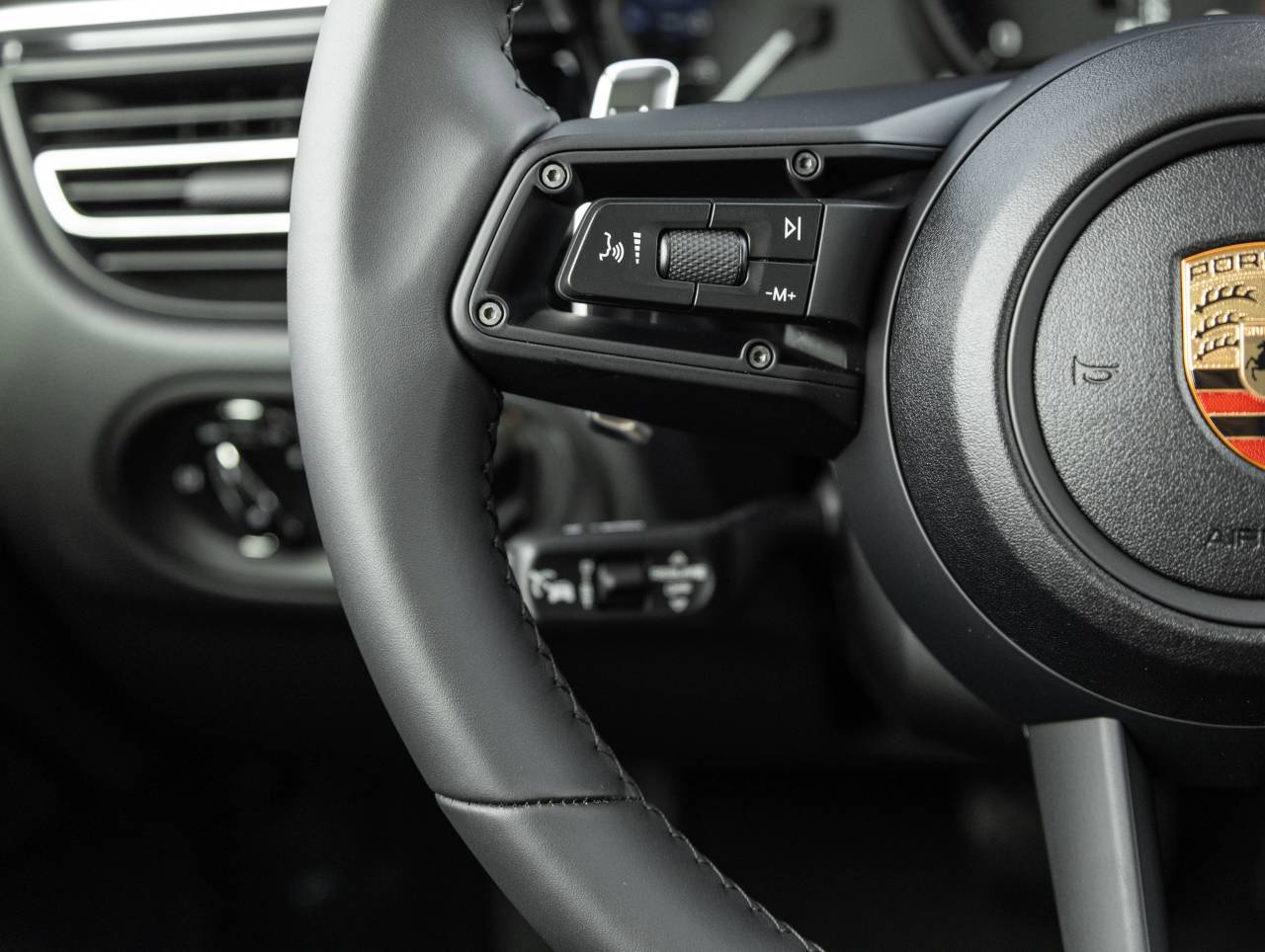 2025 Porsche Macan Macan T