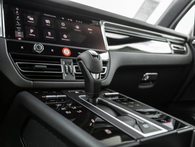 2025 Porsche Macan Macan T