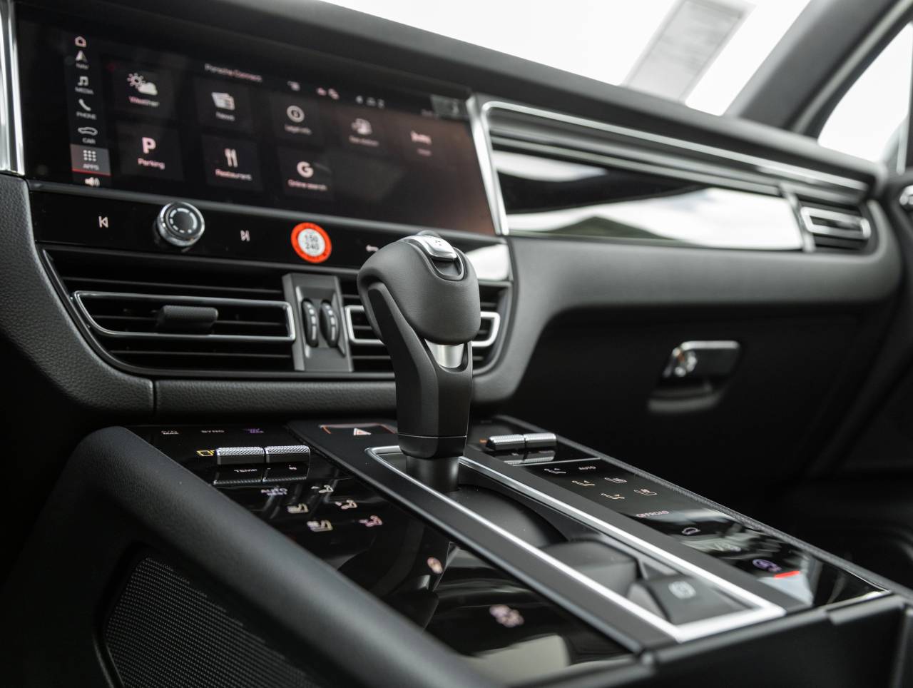 2025 Porsche Macan Macan T