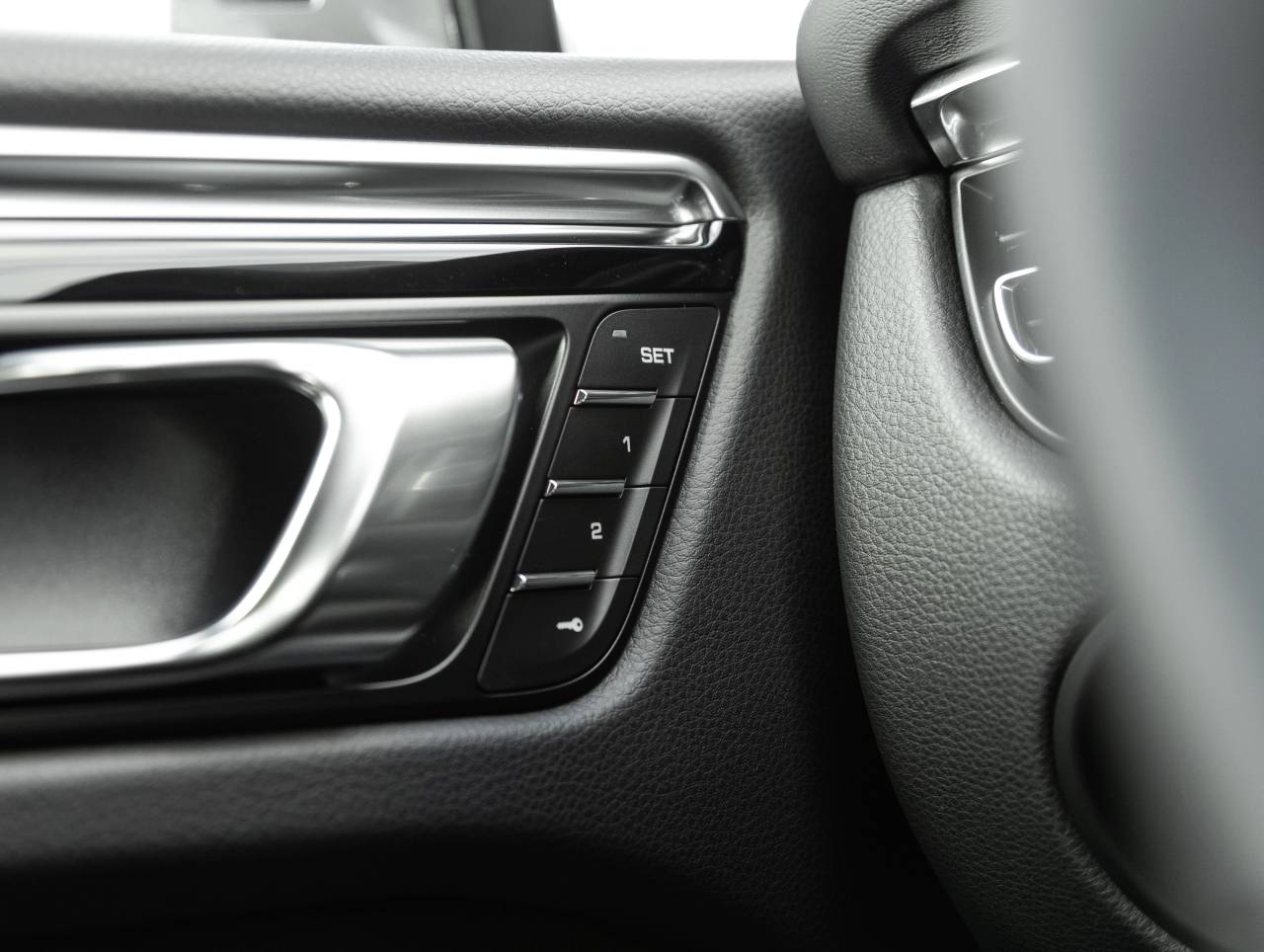 2025 Porsche Macan Macan T