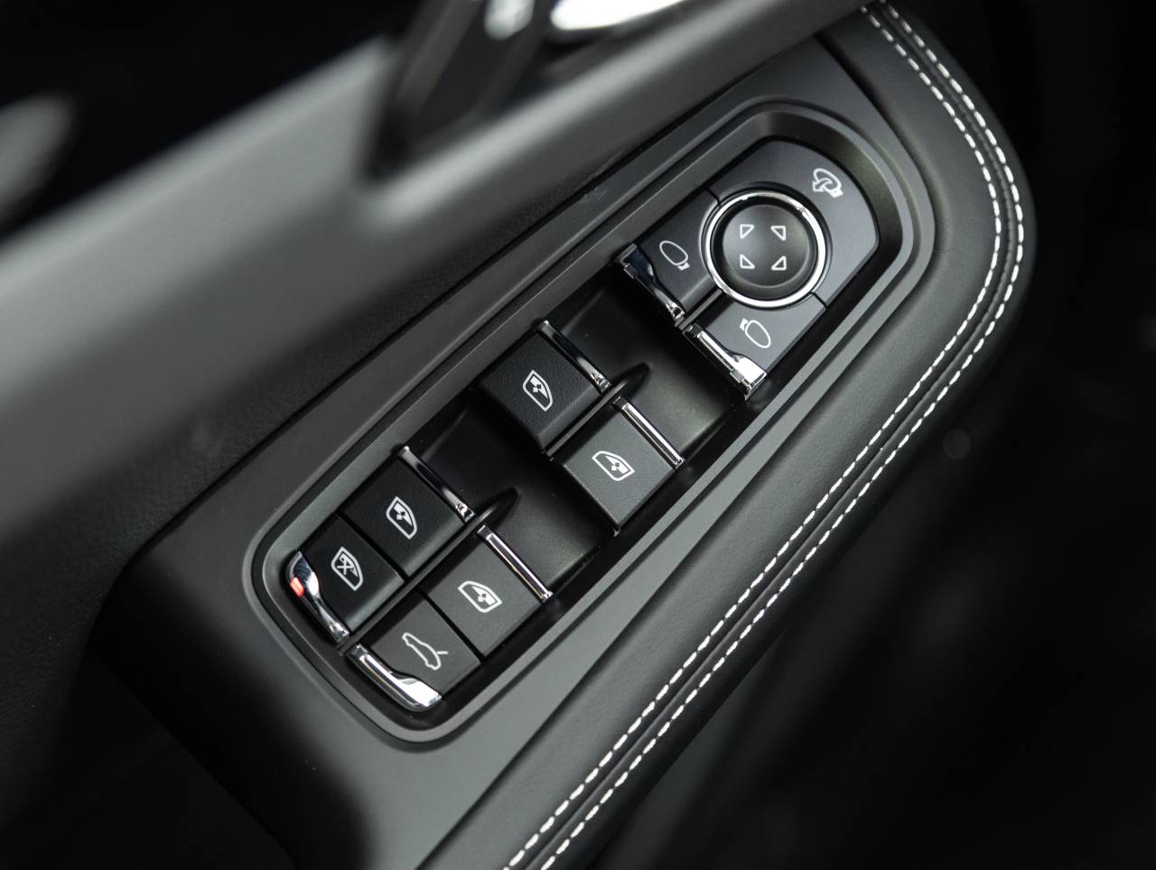 2025 Porsche Macan Macan T