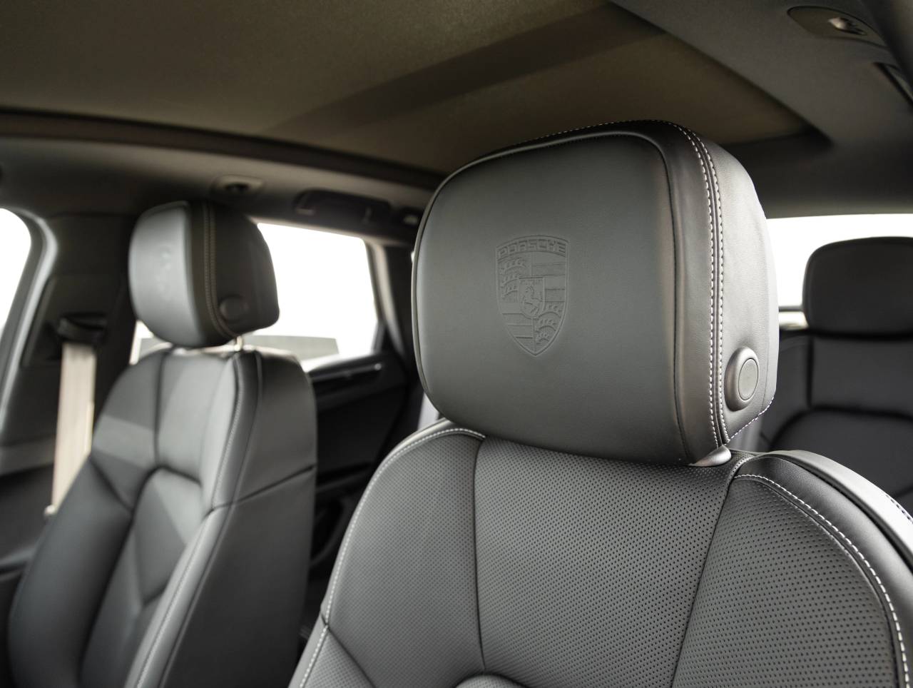 2025 Porsche Macan Macan T