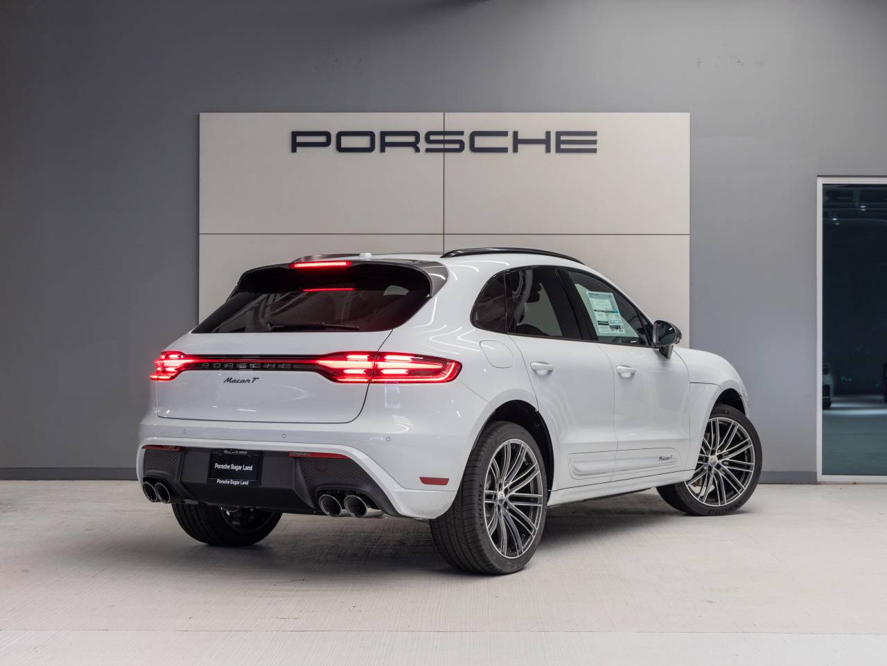 2025 Porsche Macan Macan T