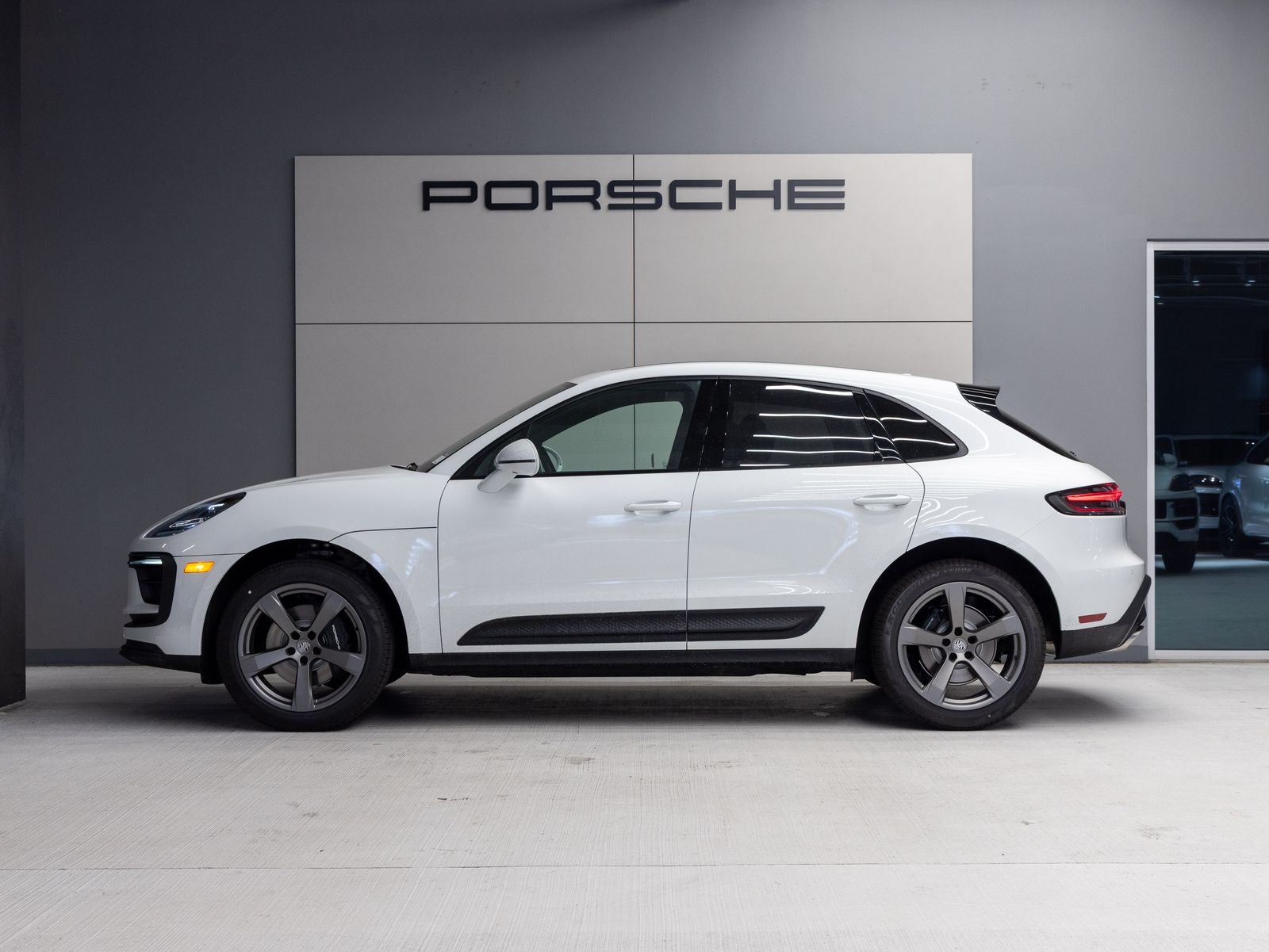 2026 Porsche Macan AWD