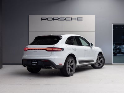 2026 Porsche Macan AWD