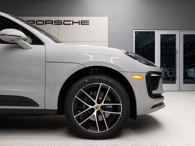 2026 Porsche Macan AWD