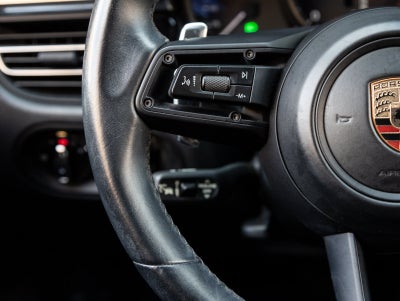 2023 Porsche Macan Macan T