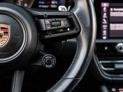 2023 Porsche Macan Macan T