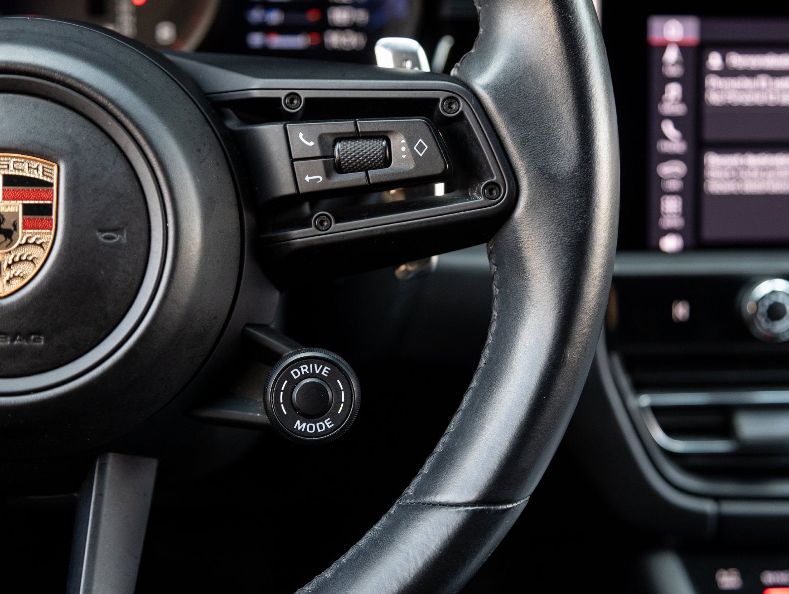 2023 Porsche Macan Macan T