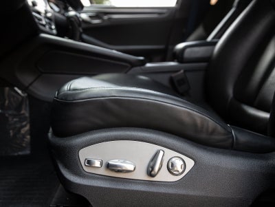 2023 Porsche Macan Macan T
