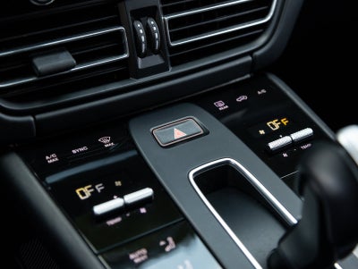 2023 Porsche Macan Macan T