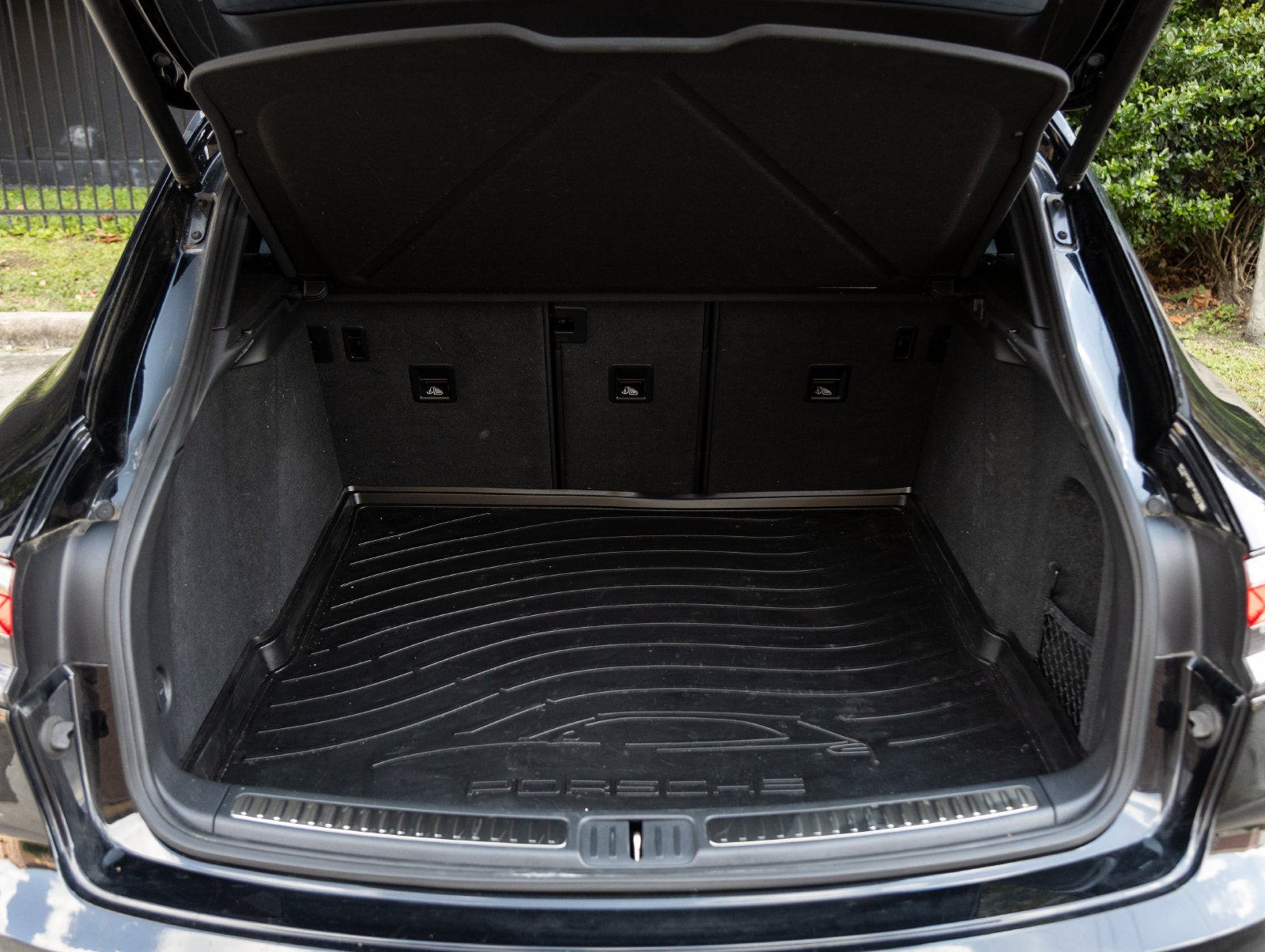 2023 Porsche Macan Macan T